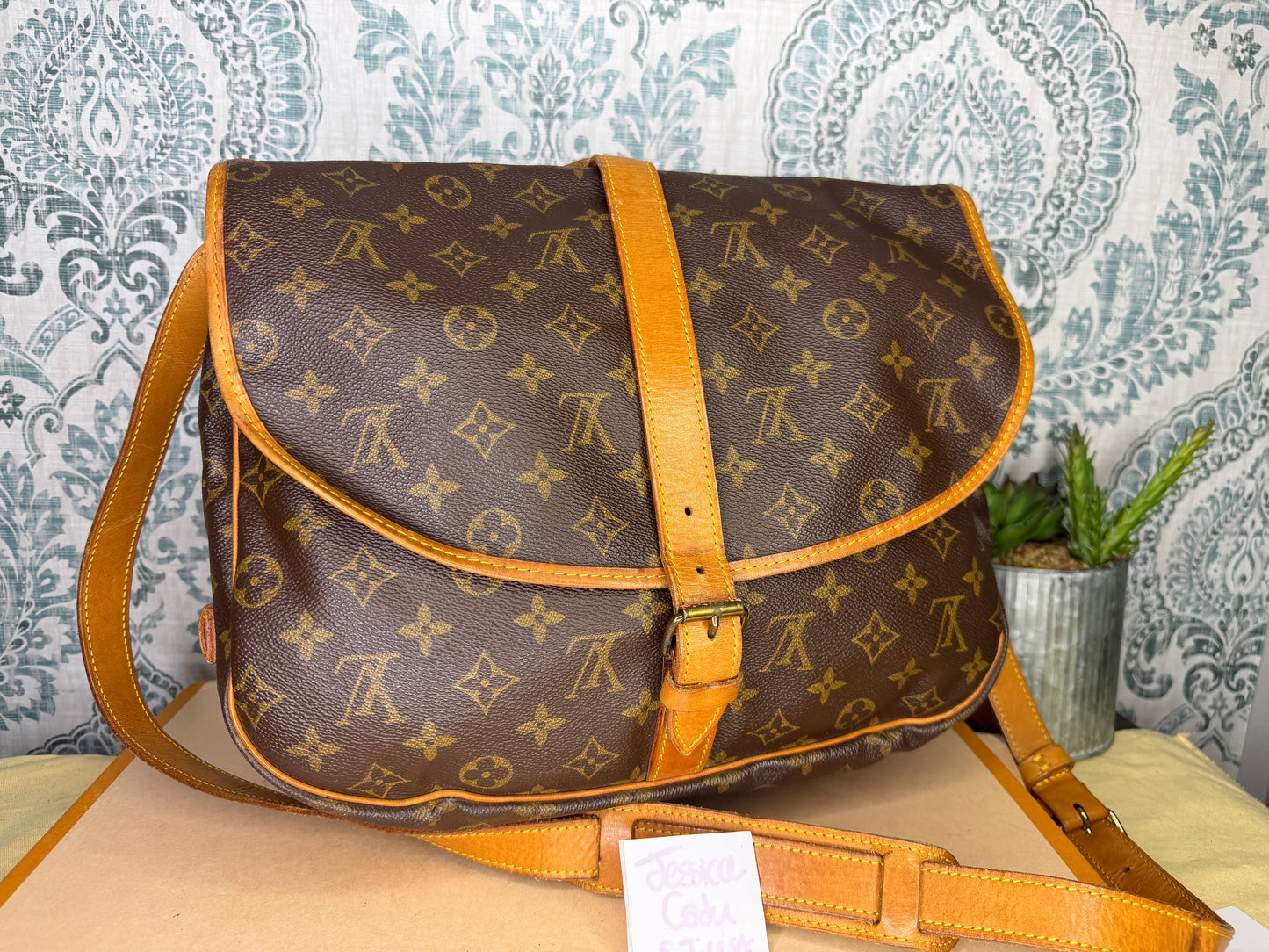 Louis Vuitton Saumur 35