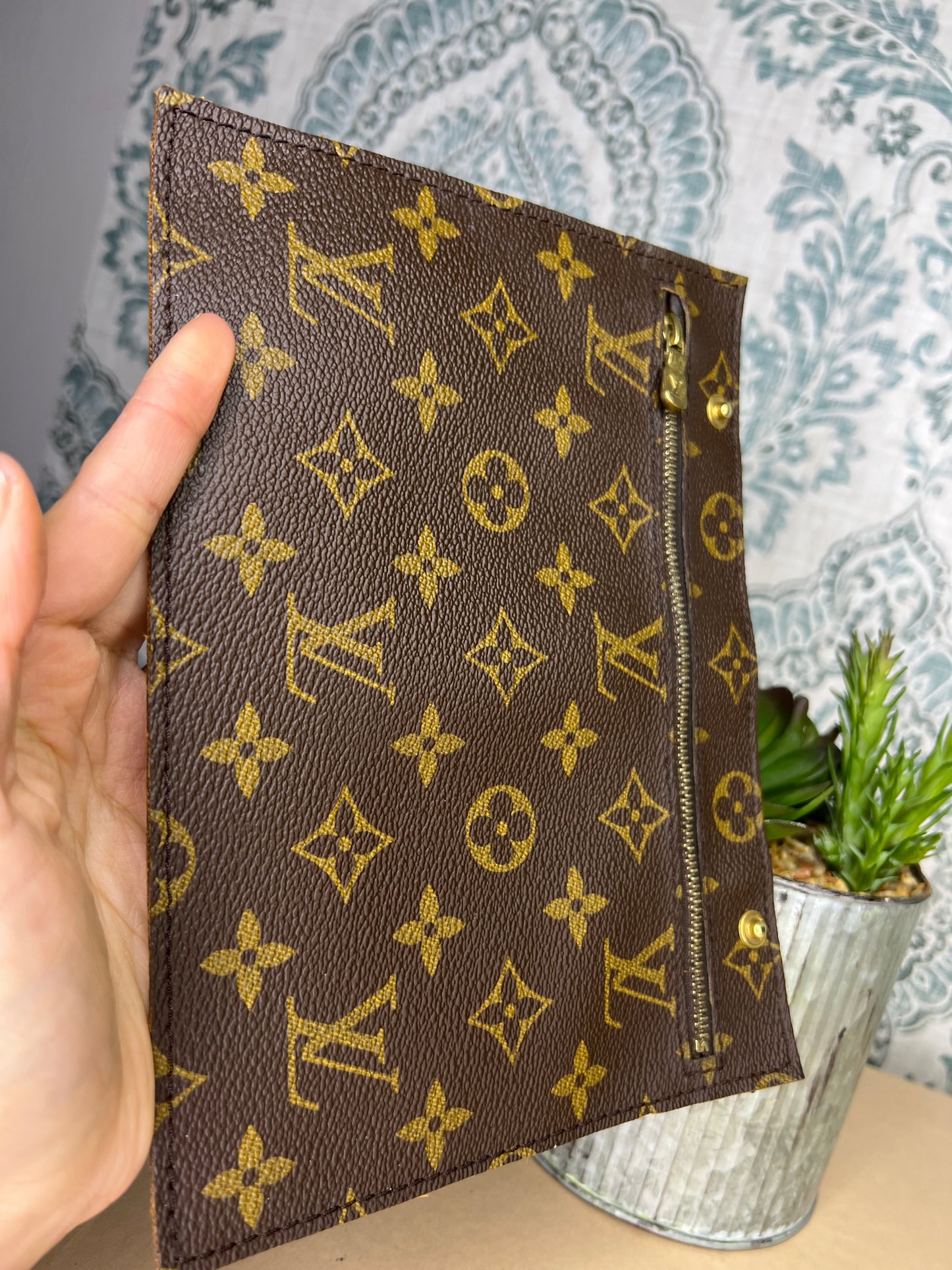 Louis Vuitton Randonnee Pouch H8