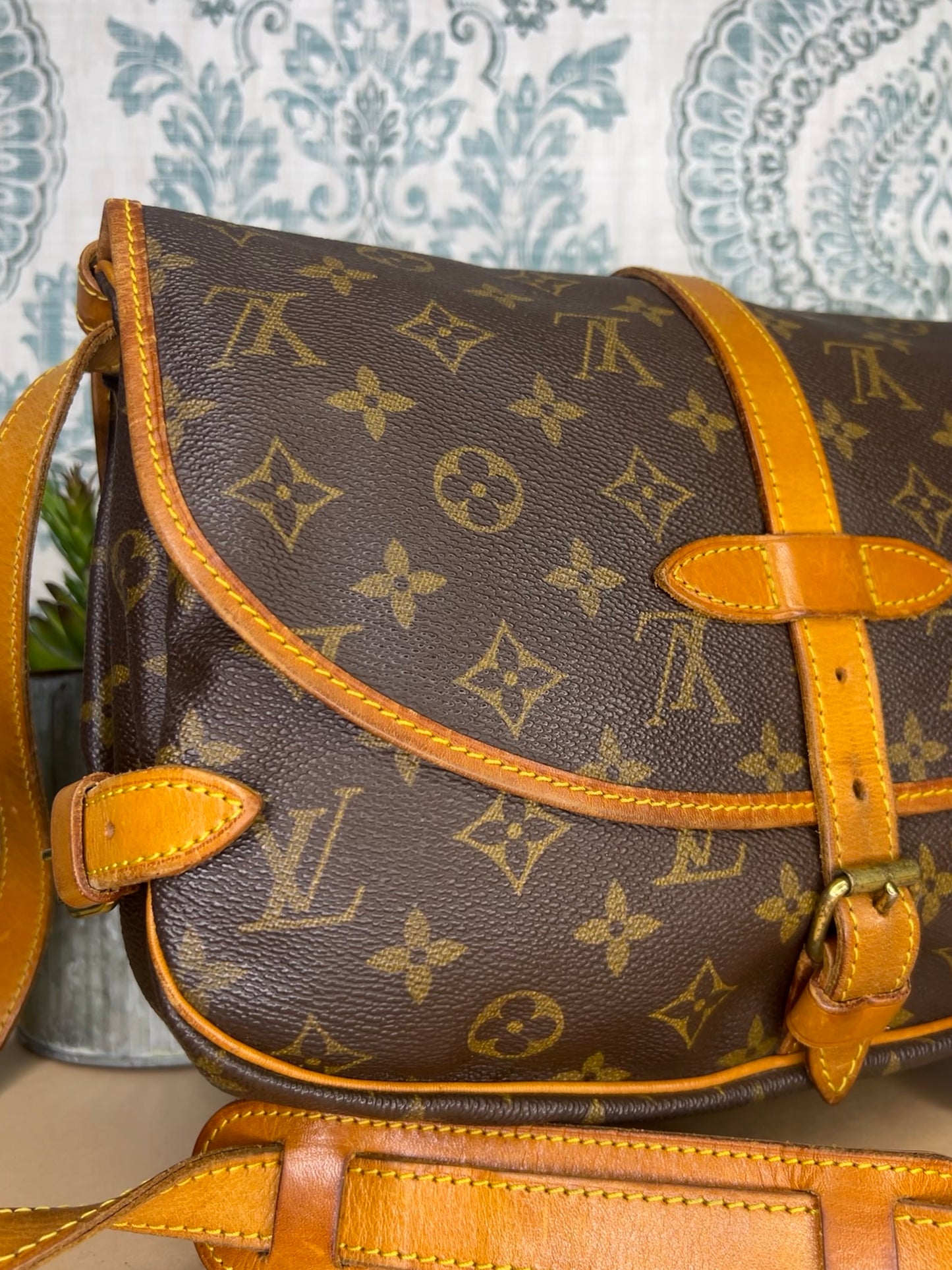 Louis Vuitton Saumur 30