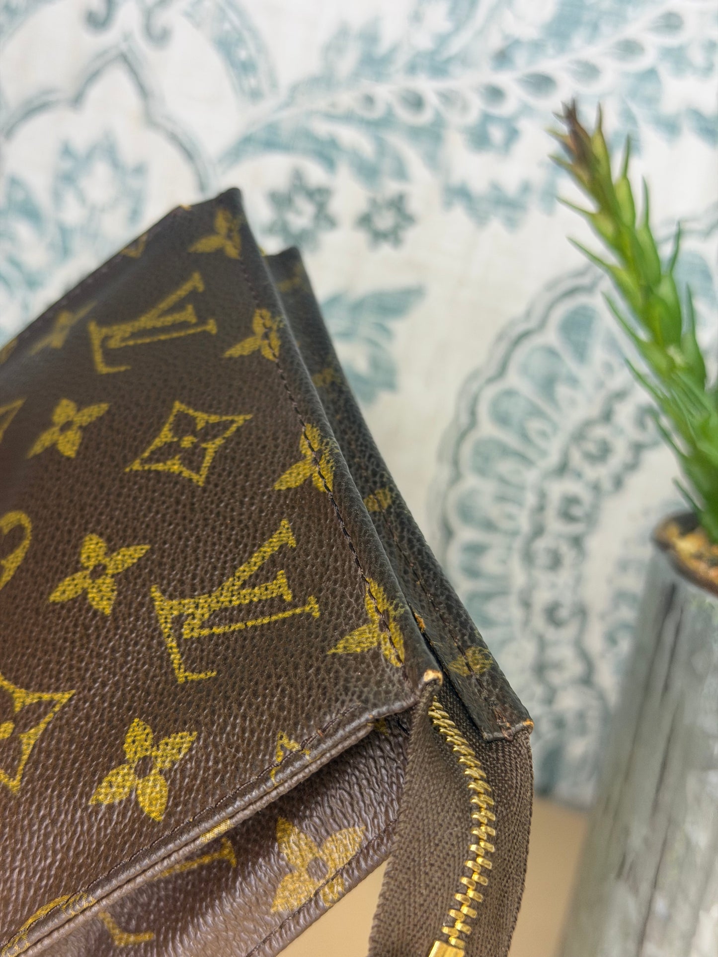 Louis Vuitton Toiletry 15