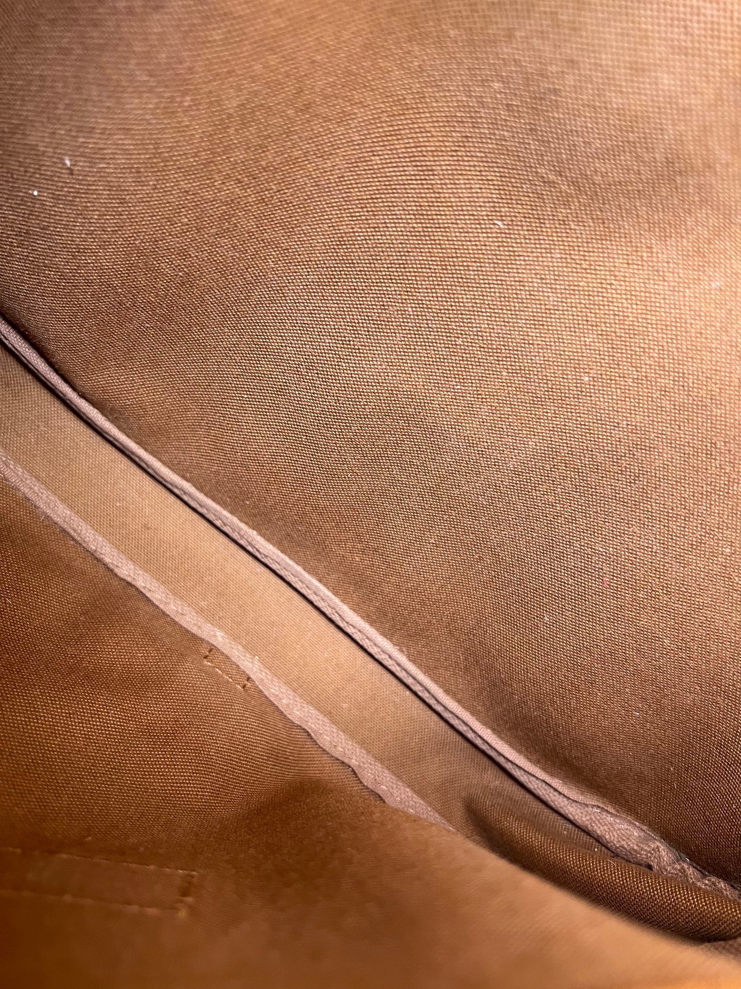 Louis Vuitton Saumur 30