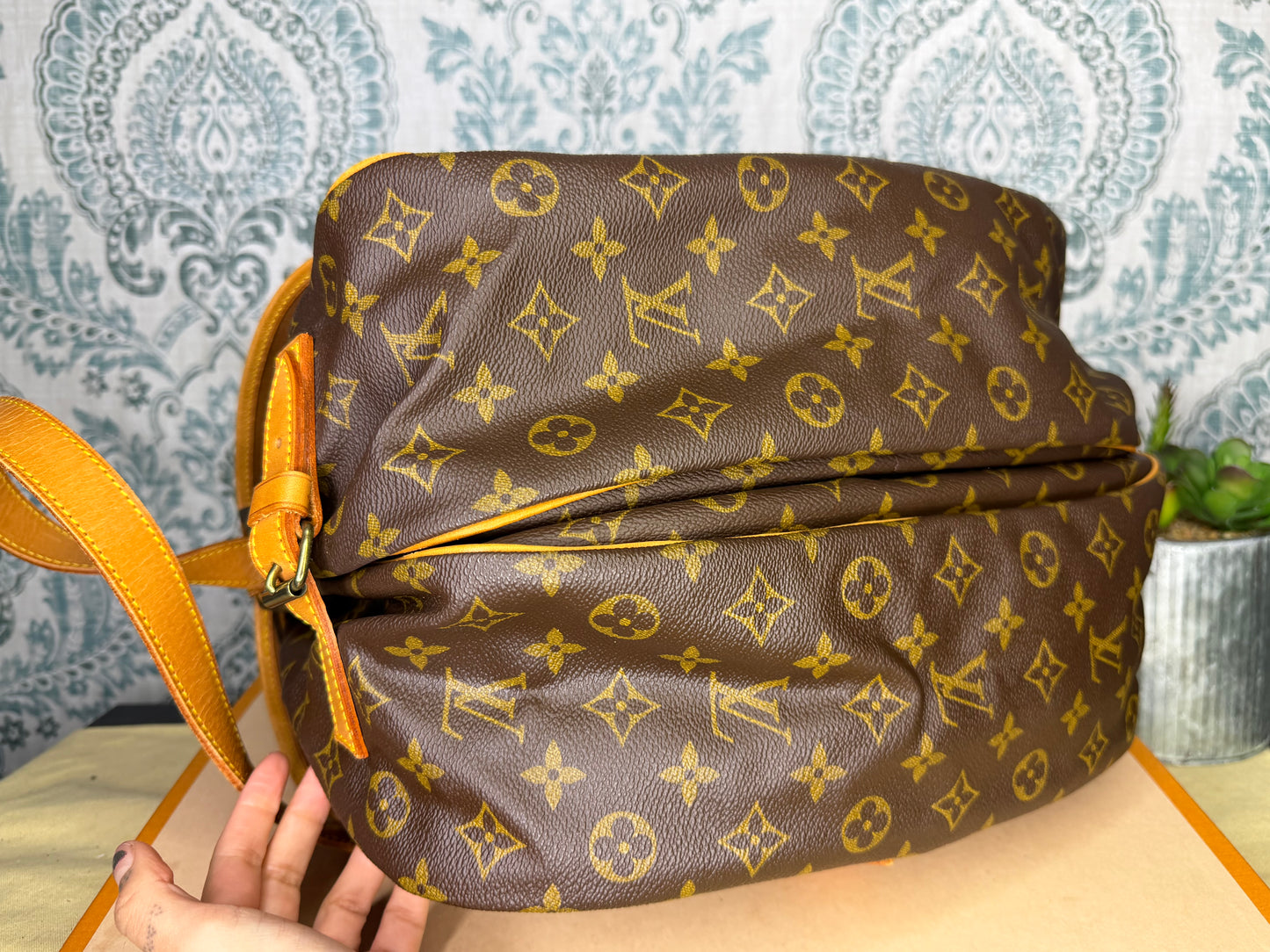 Louis Vuitton Saumur 35