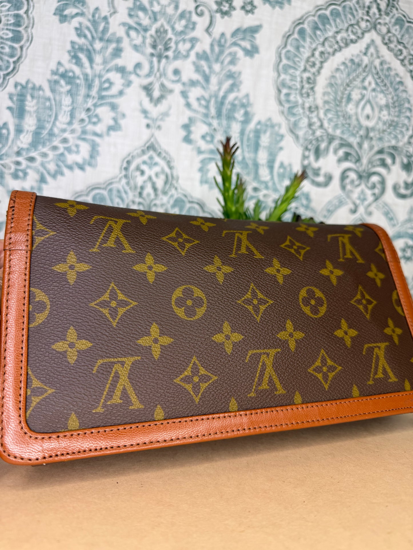 Louis Vuitton Pochette Dame PM Clutch