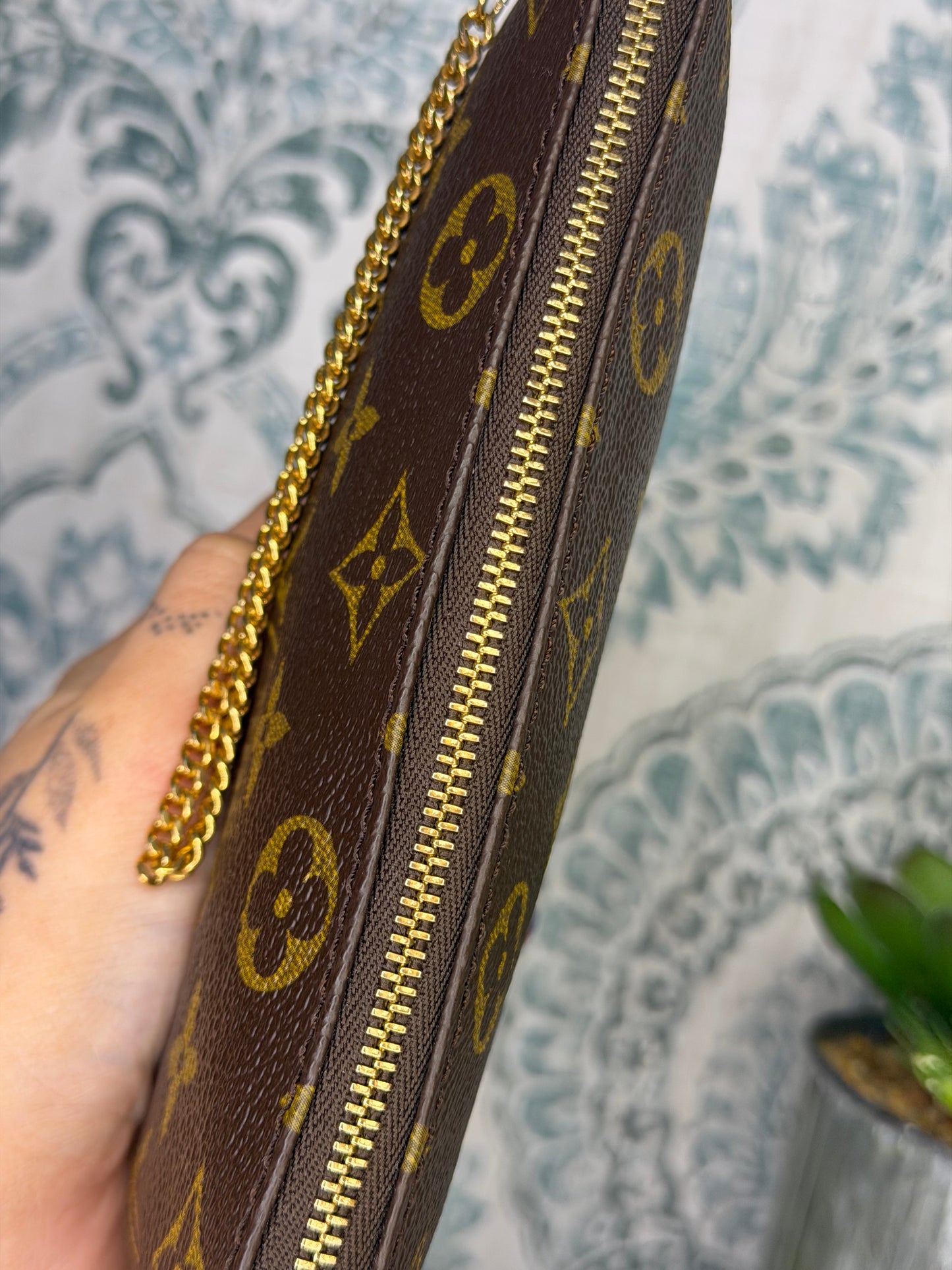 Louis Vuitton Sac Shopping Pouch