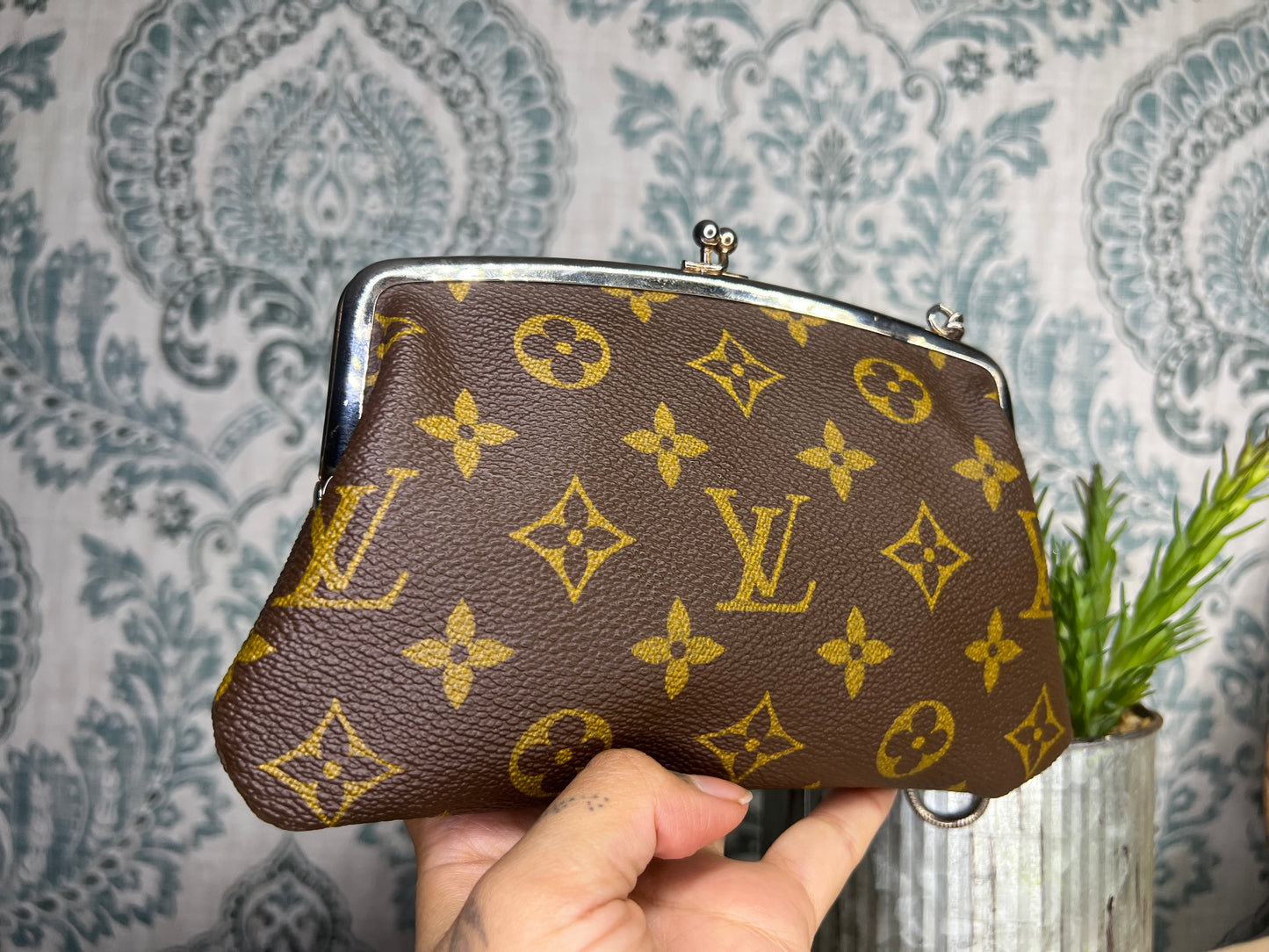 Louis Vuitton French Company Kisslock Pouch