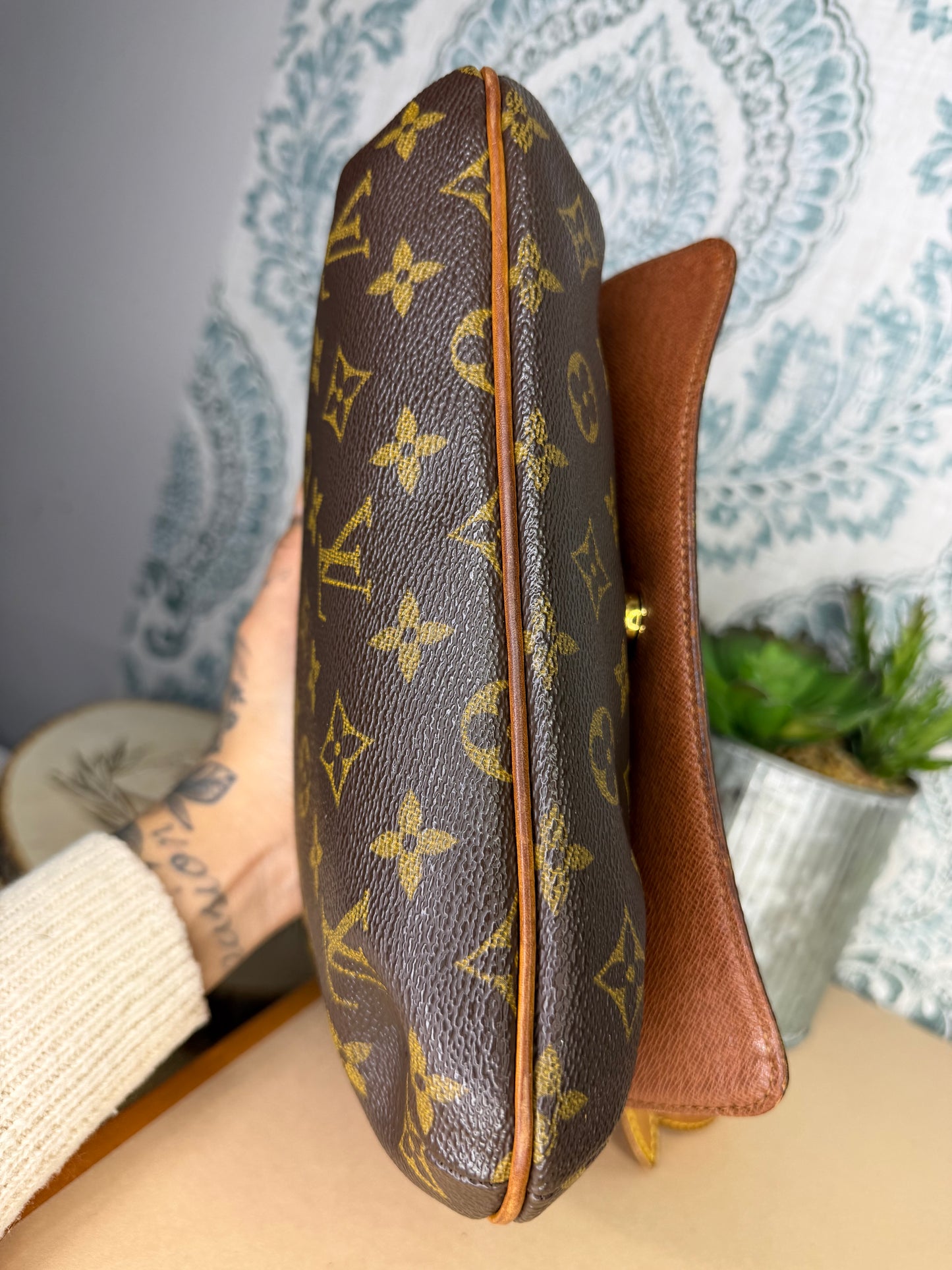 Louis Vuitton Musette Tango (short strap version)