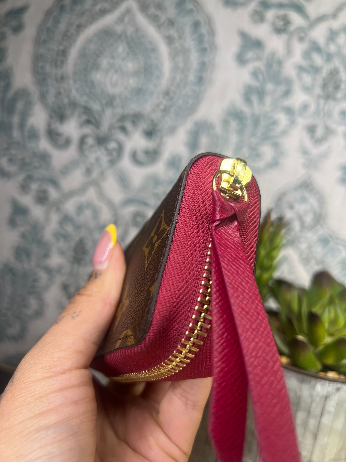 Louis Vuitton Zippy Multicartes Fuschia