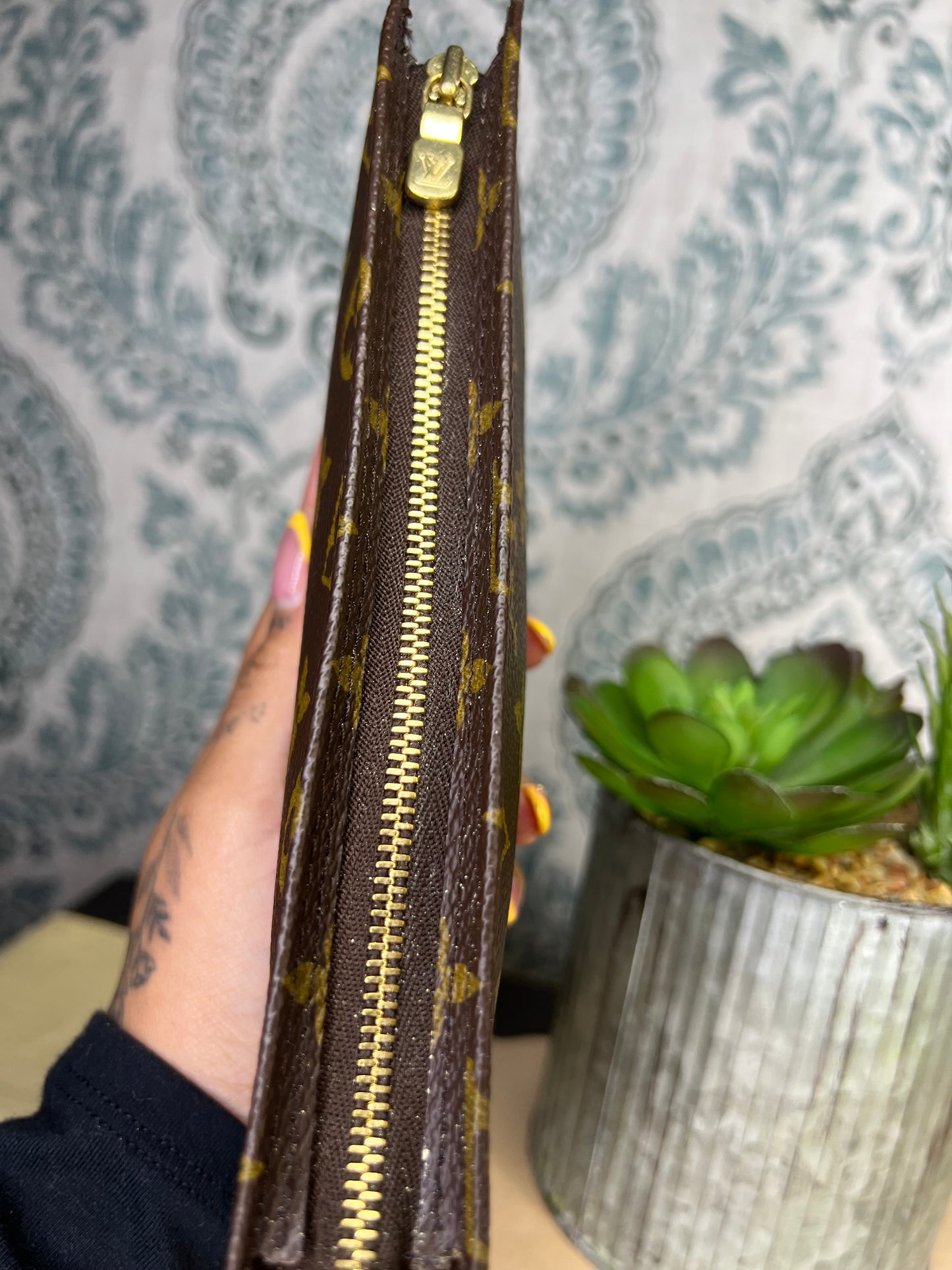 Louis Vuitton Bucket GM Pouch