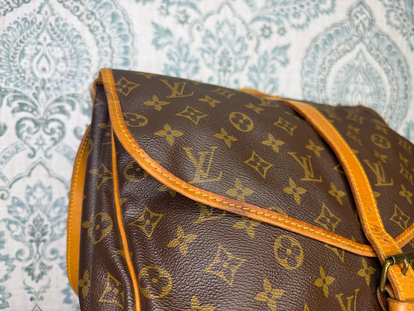 Louis Vuitton Saumur 35