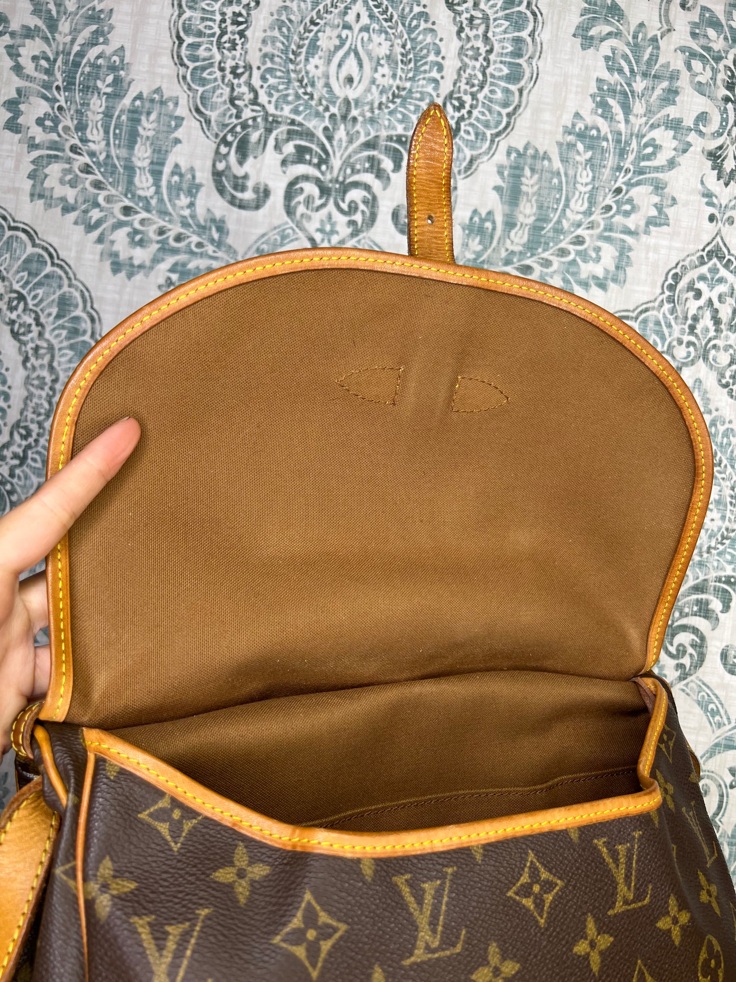 Louis Vuitton Saumur 30
