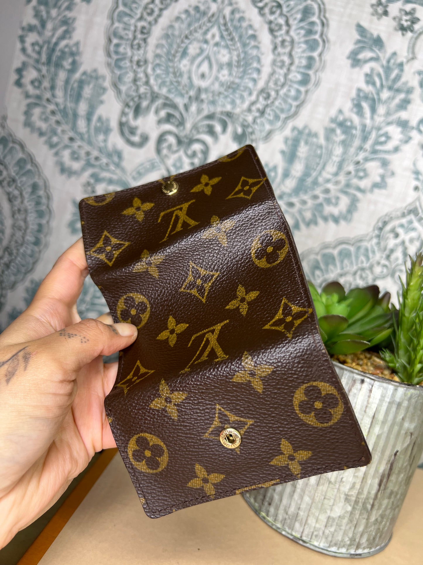 Louis Vuitton 6 Key Holder