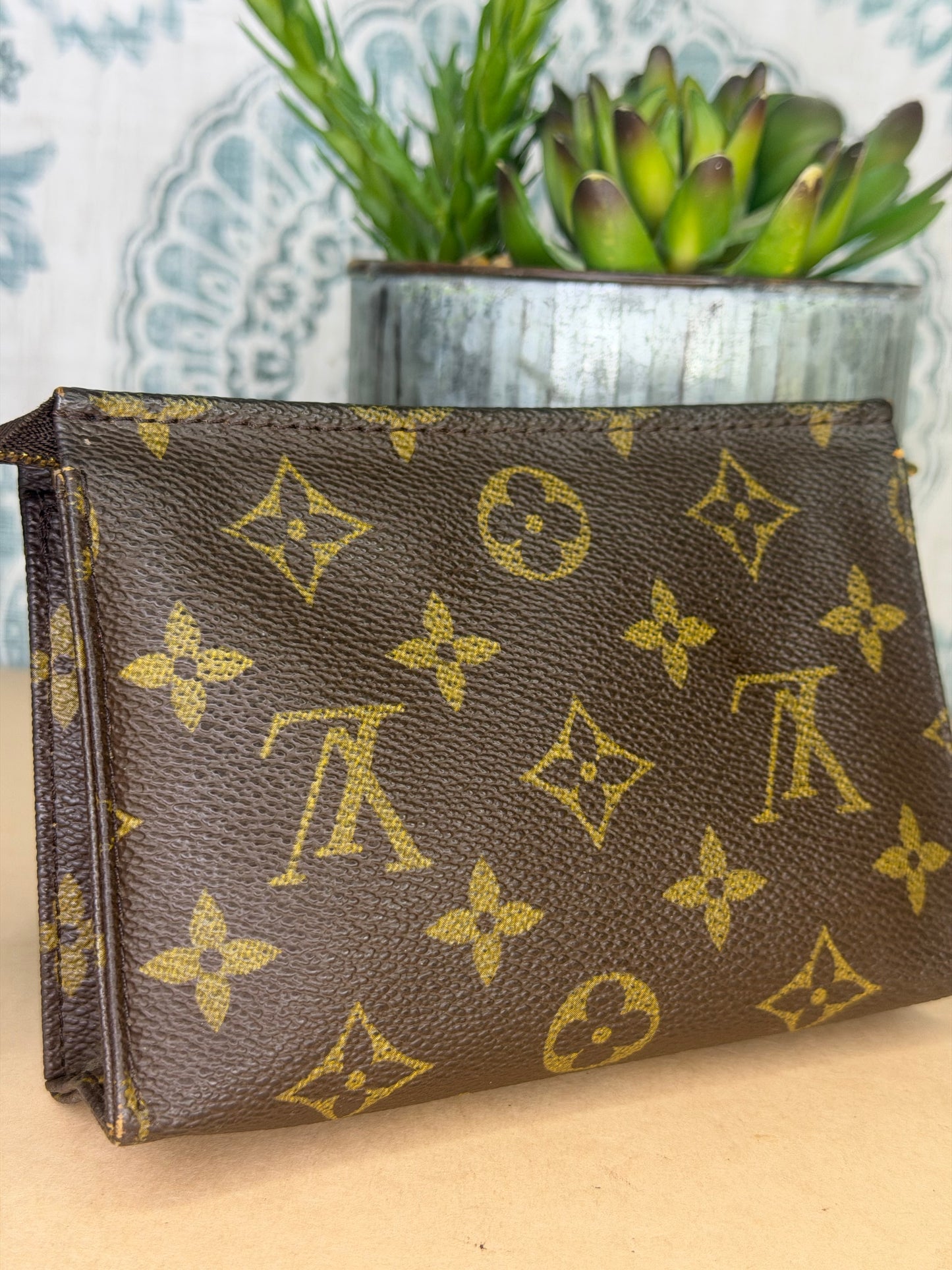 Louis Vuitton Toiletry 15