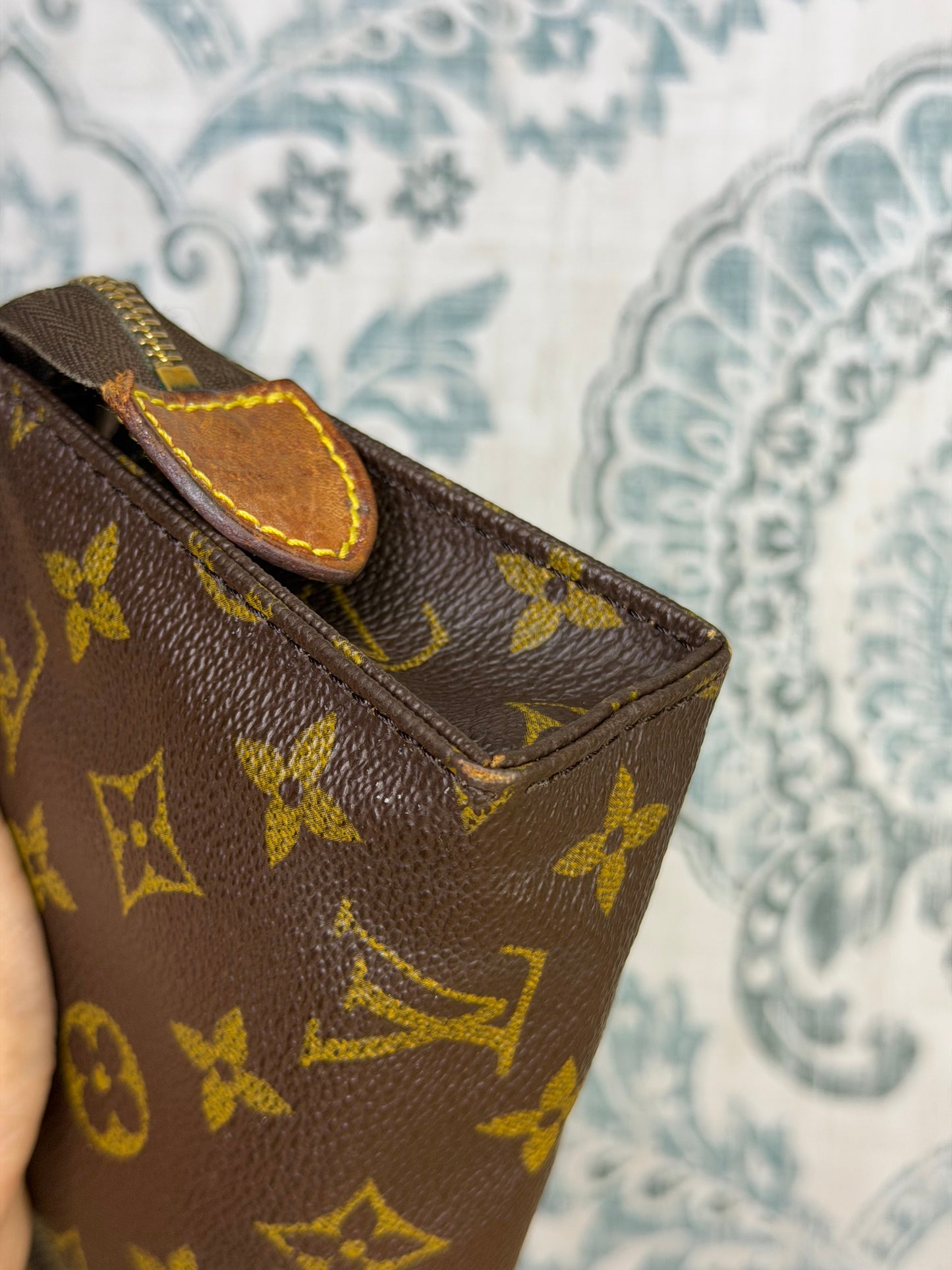 Louis Vuitton Toiletry 15