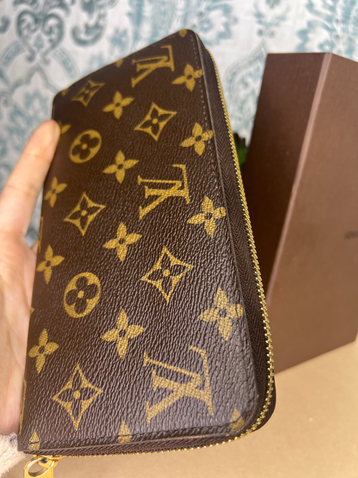 Louis Vuitton Monogram Zippy Wallet