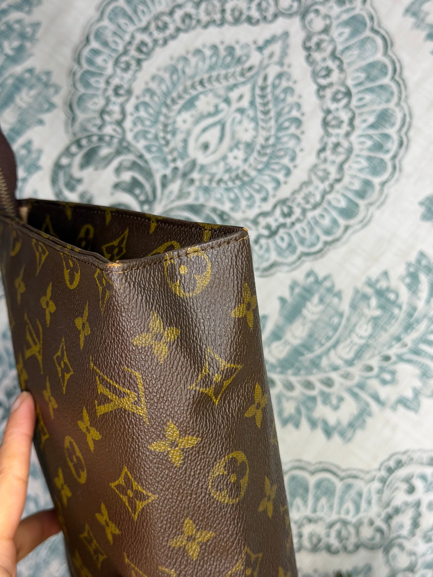Louis Vuitton Toiletry 26