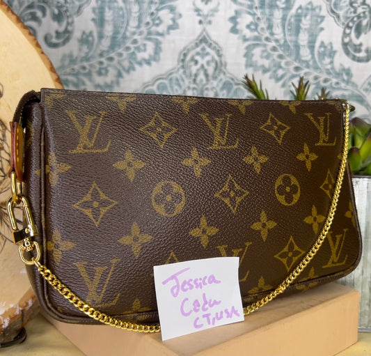 Pochette Accessories