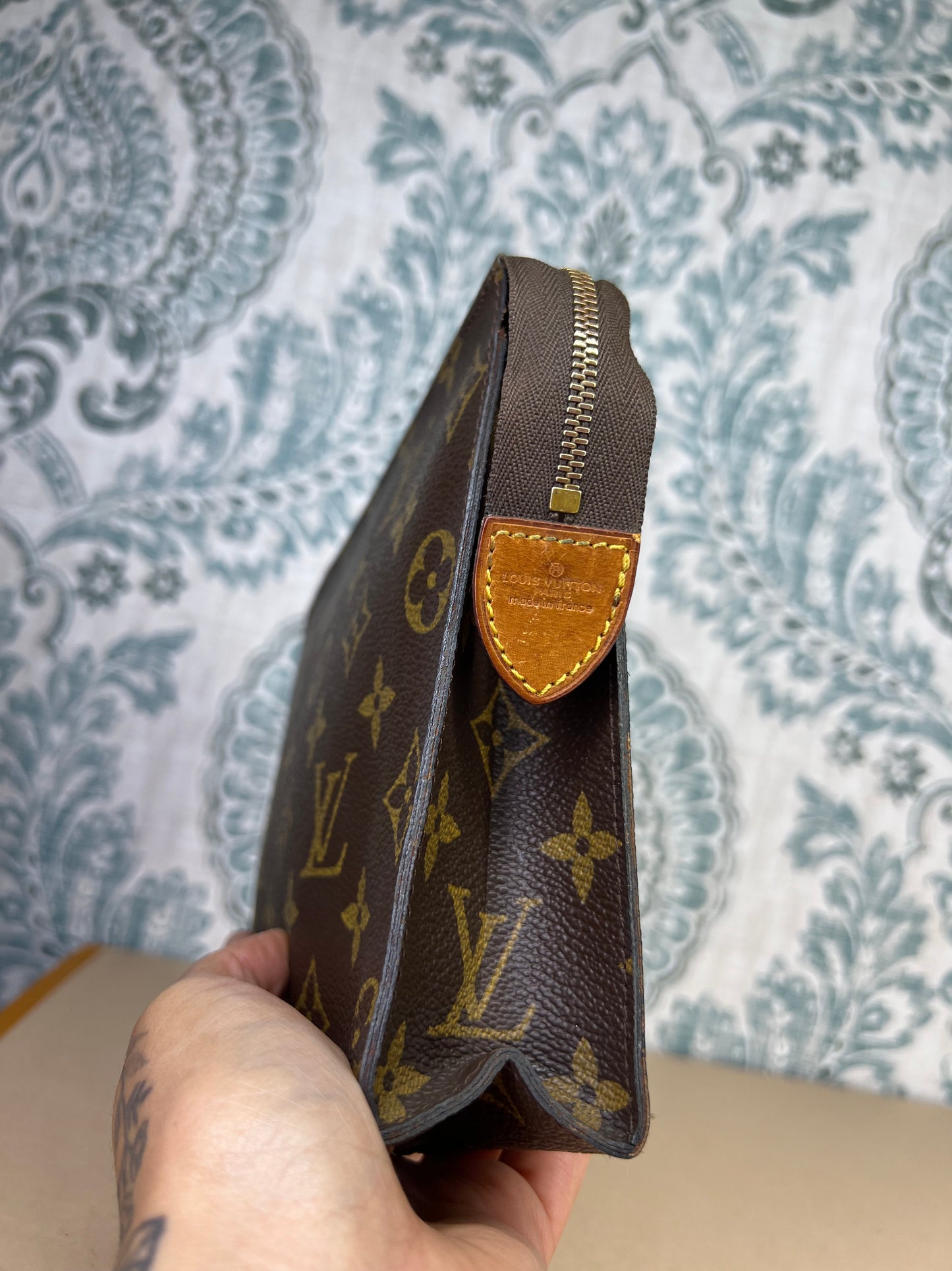 Louis Vuitton Toiletry 19