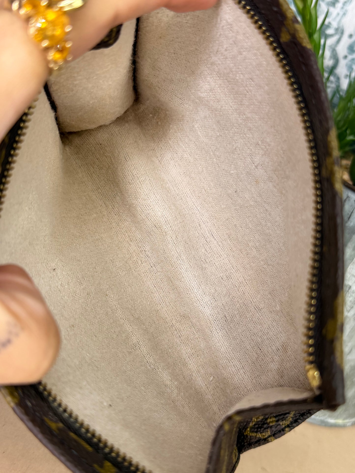 Louis Vuitton Toiletry 15