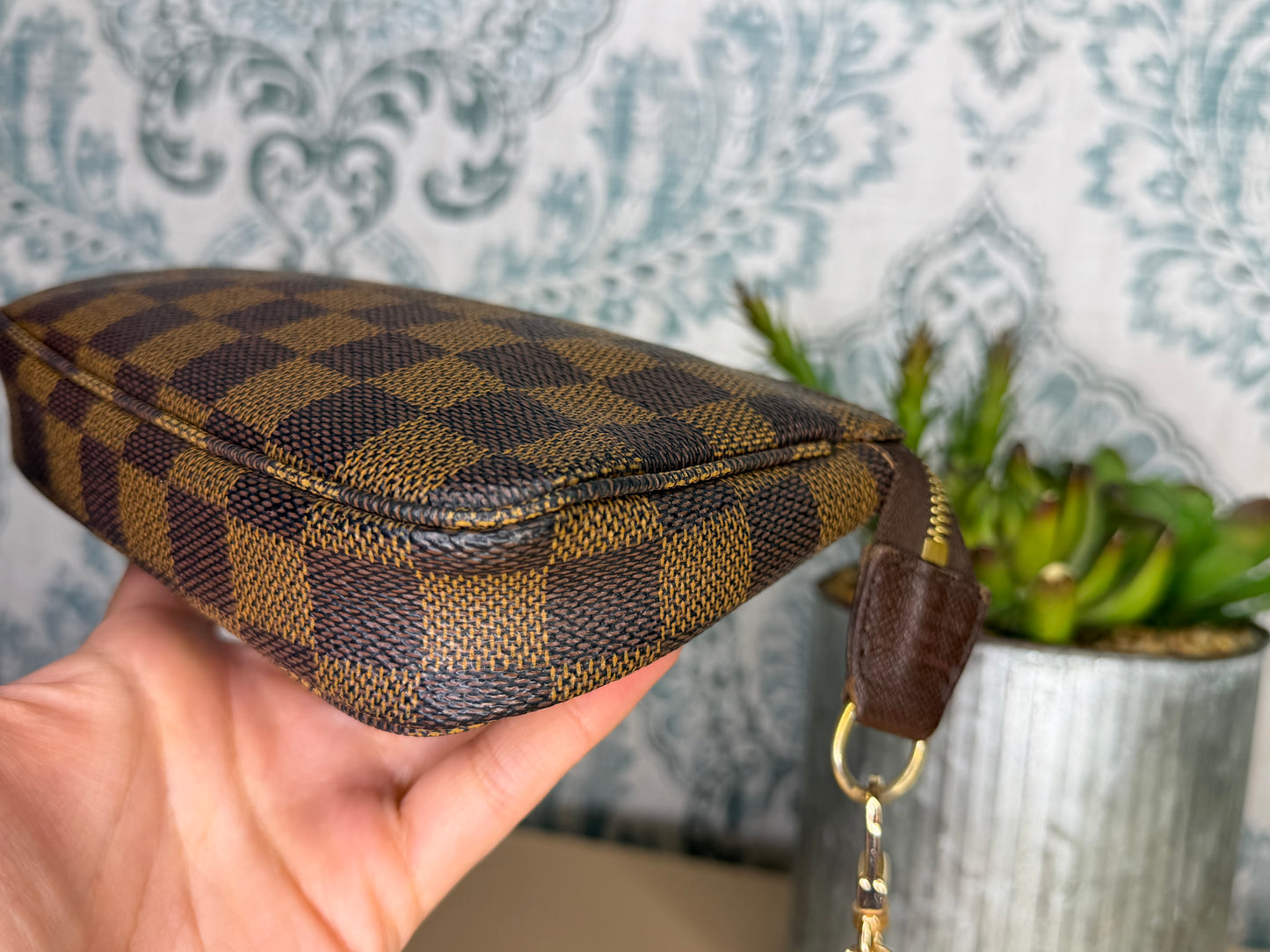Louis Vuitton Damier Ebene Bucket Pochette