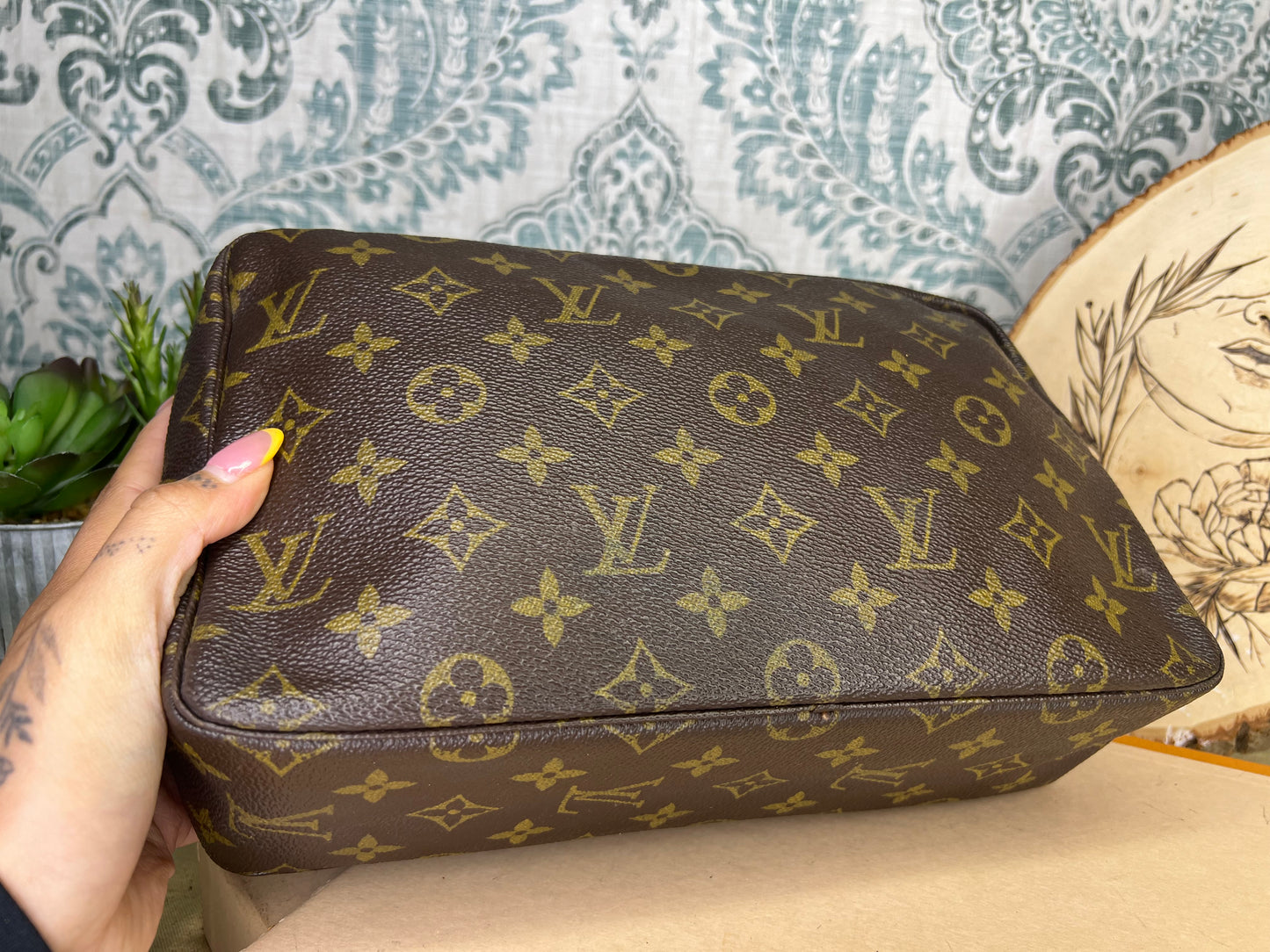 Louis Vuitton Trousse 28