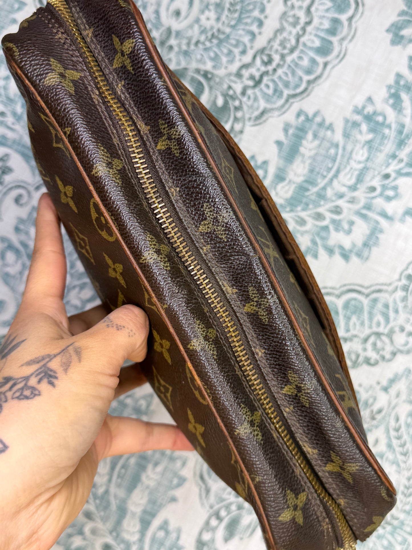 Louis Vuitton Trocadero 27 (damaged)