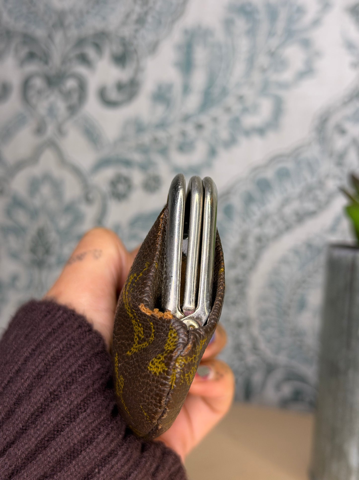 Louis Vuitton Saks Fifth Ave Kisslock Coin Purse