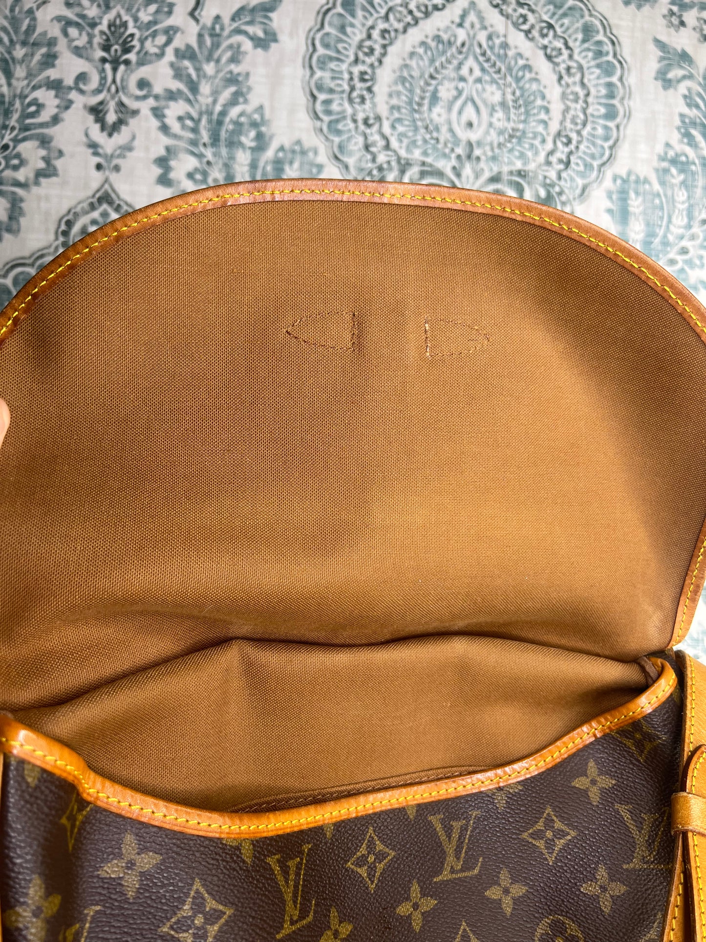 Louis Vuitton Saumur 30