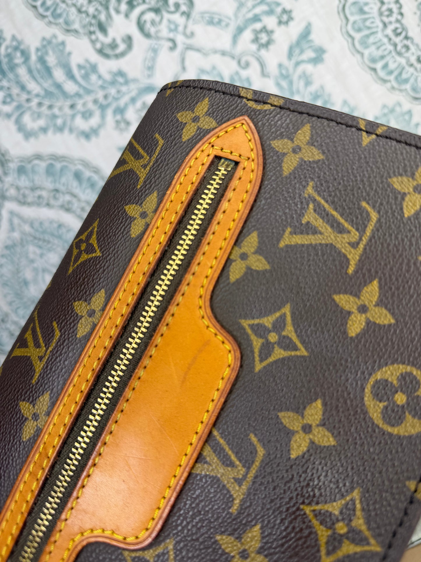 Louis Vuitton Saint Germain 24