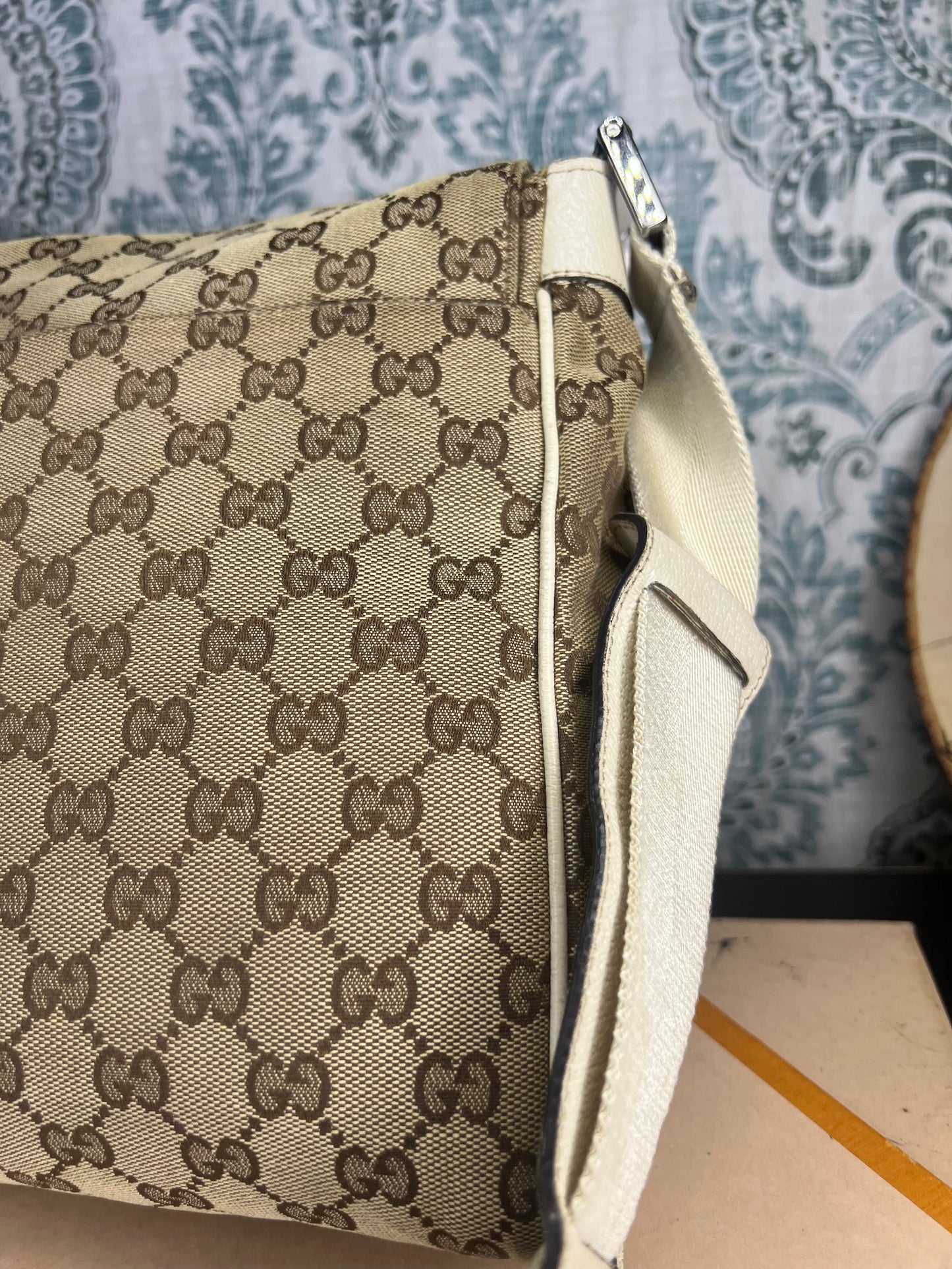 Gucci Messenger Bag