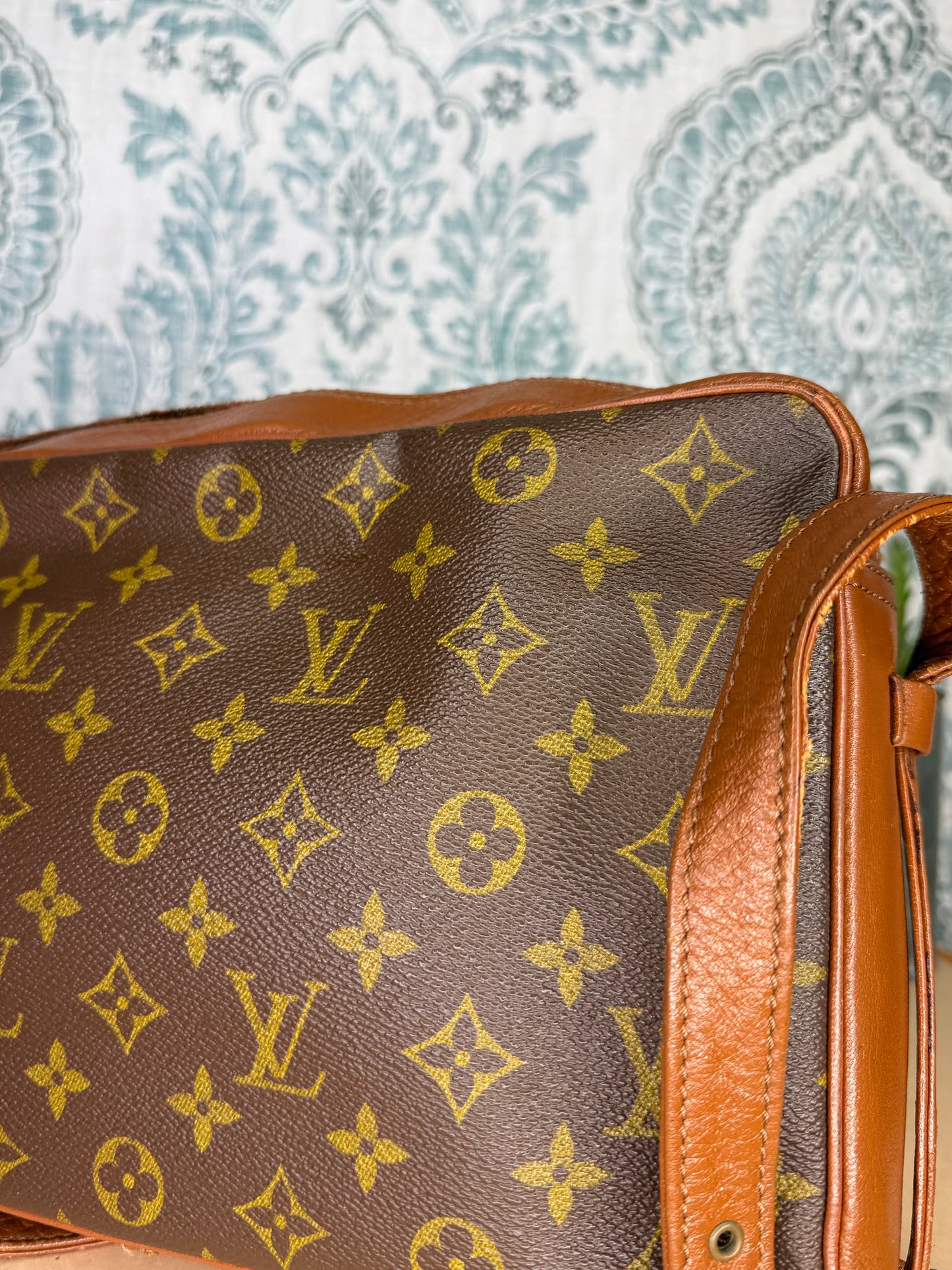 Louis Vuitton Sac Bandouliere 30 (needs new zipper)