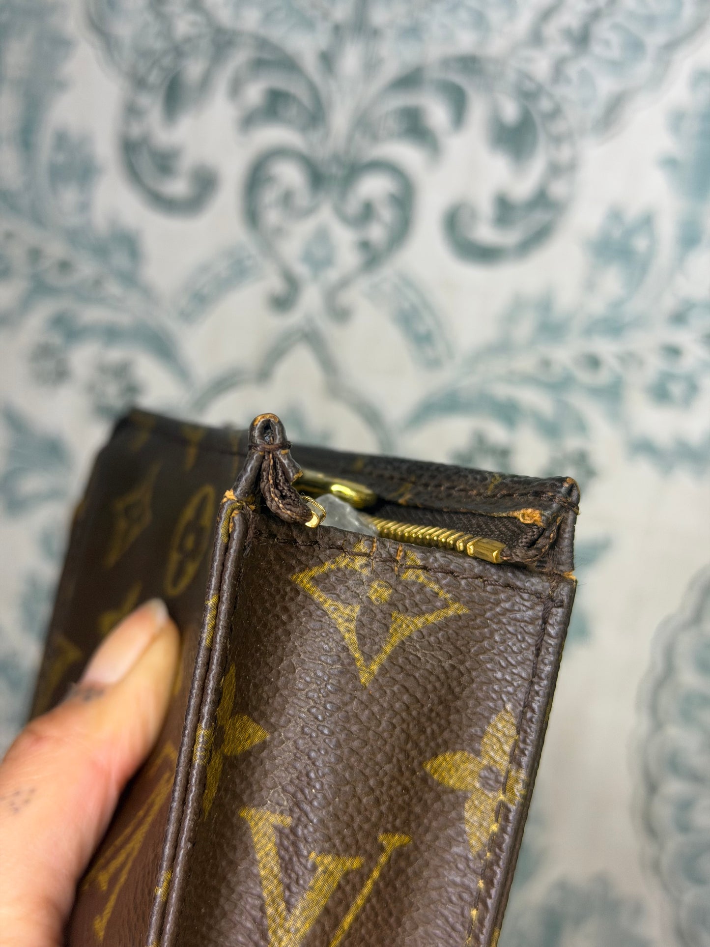 Louis Vuitton Toiletry 15