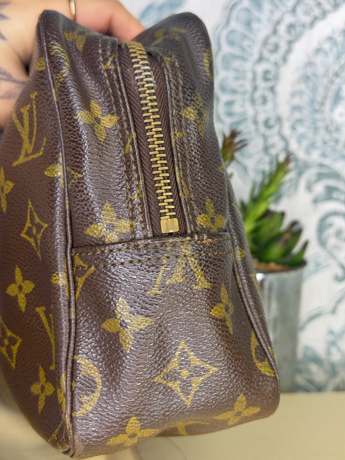 Louis Vuitton Trousse 28