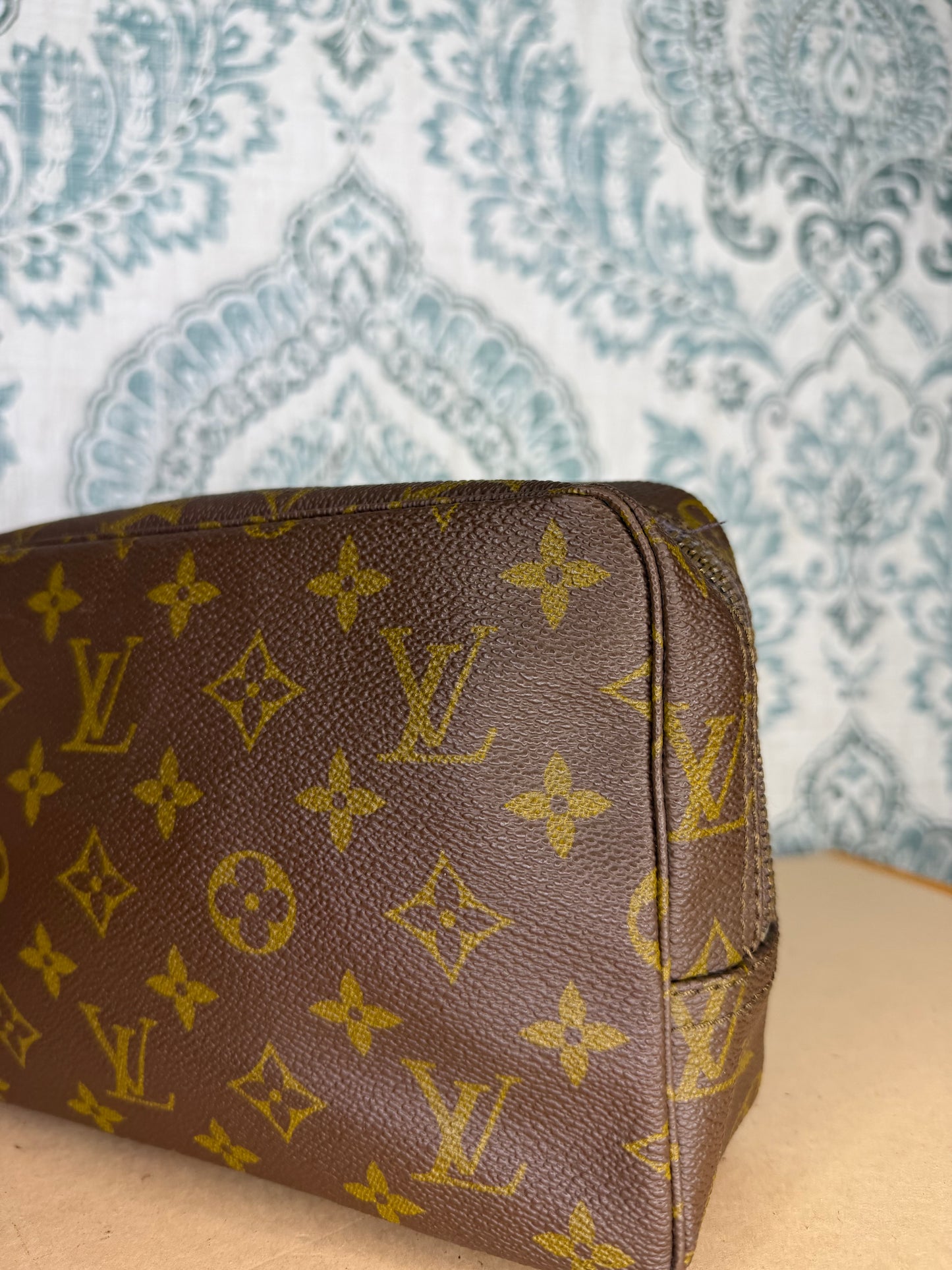 Louis Vuitton Trousse 23