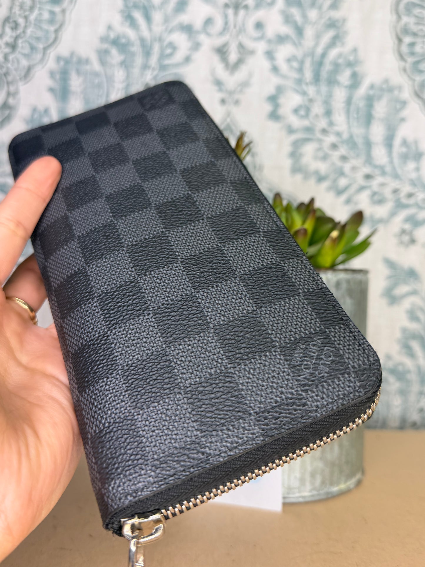 Louis Vuitton Zippy Vertical Wallet