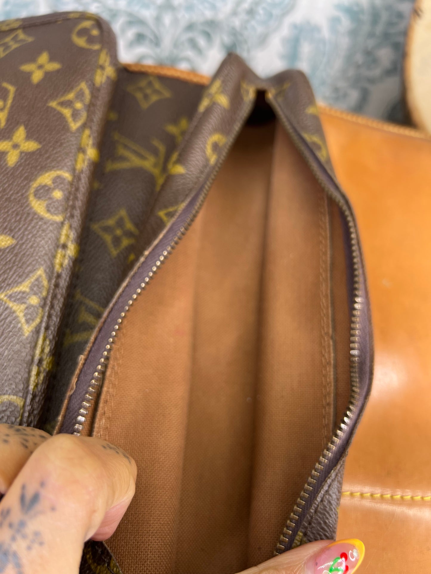 Monogram Portable Serviette

Desktop Organizer