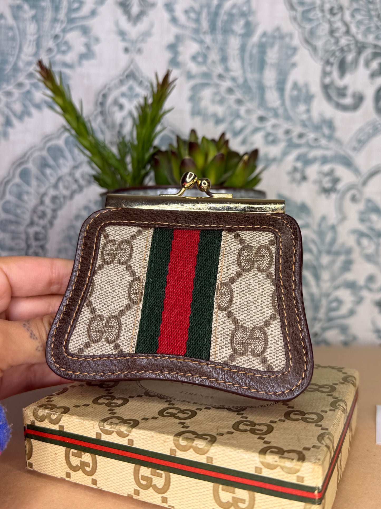 Gucci Vintage Sherry Line Kiss Lock Coin Purse