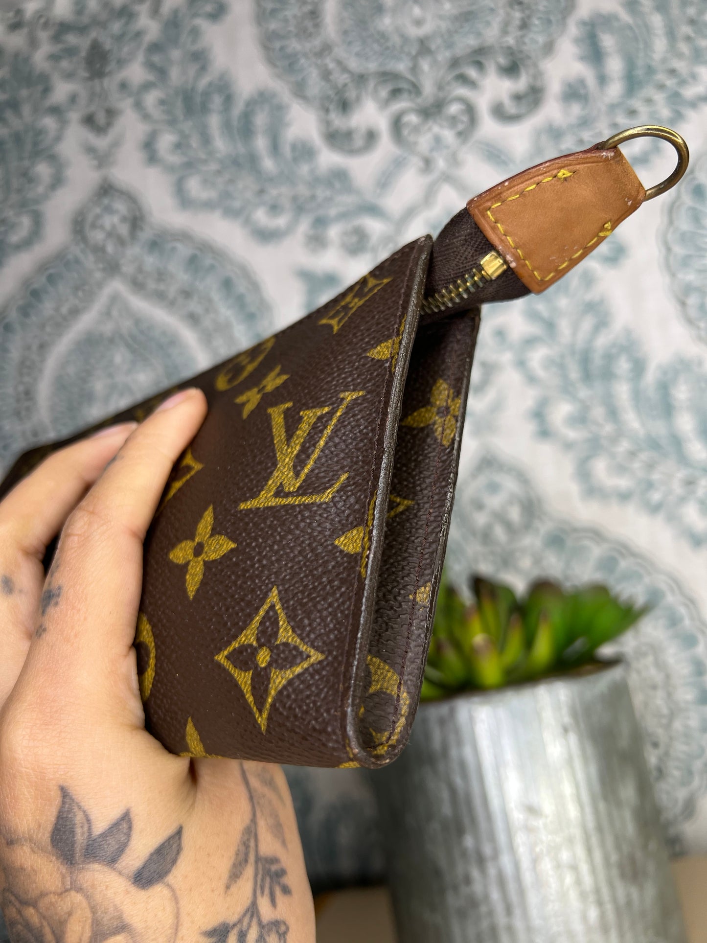 Louis Vuitton Bucket GM Pouch