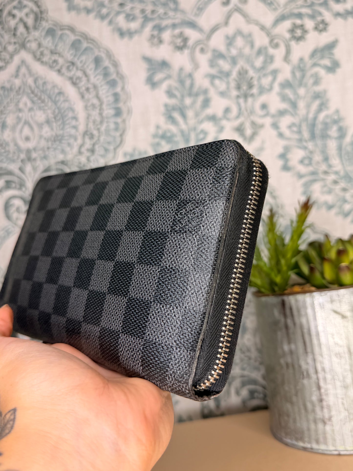 Louis Vuitton Damier Graphite Zippy Organizer