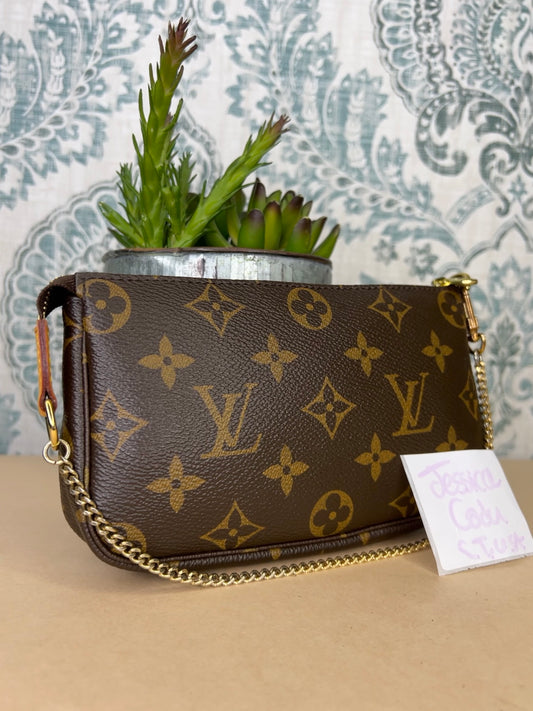 Louis Vuitton Monogram Bucket Pochette