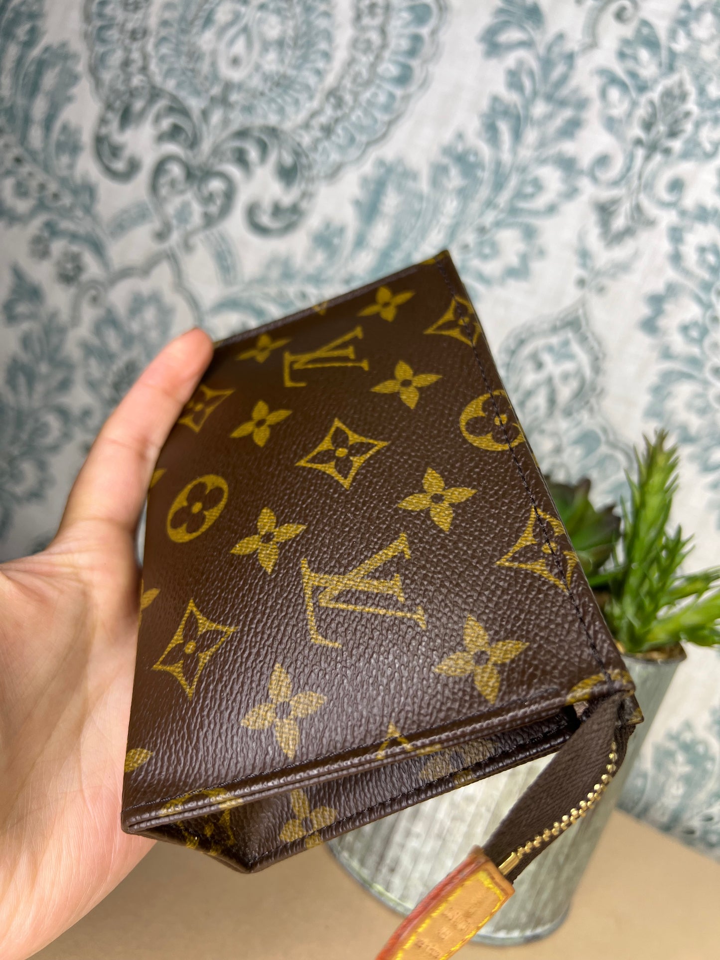 Louis Vuitton Toiletry 15