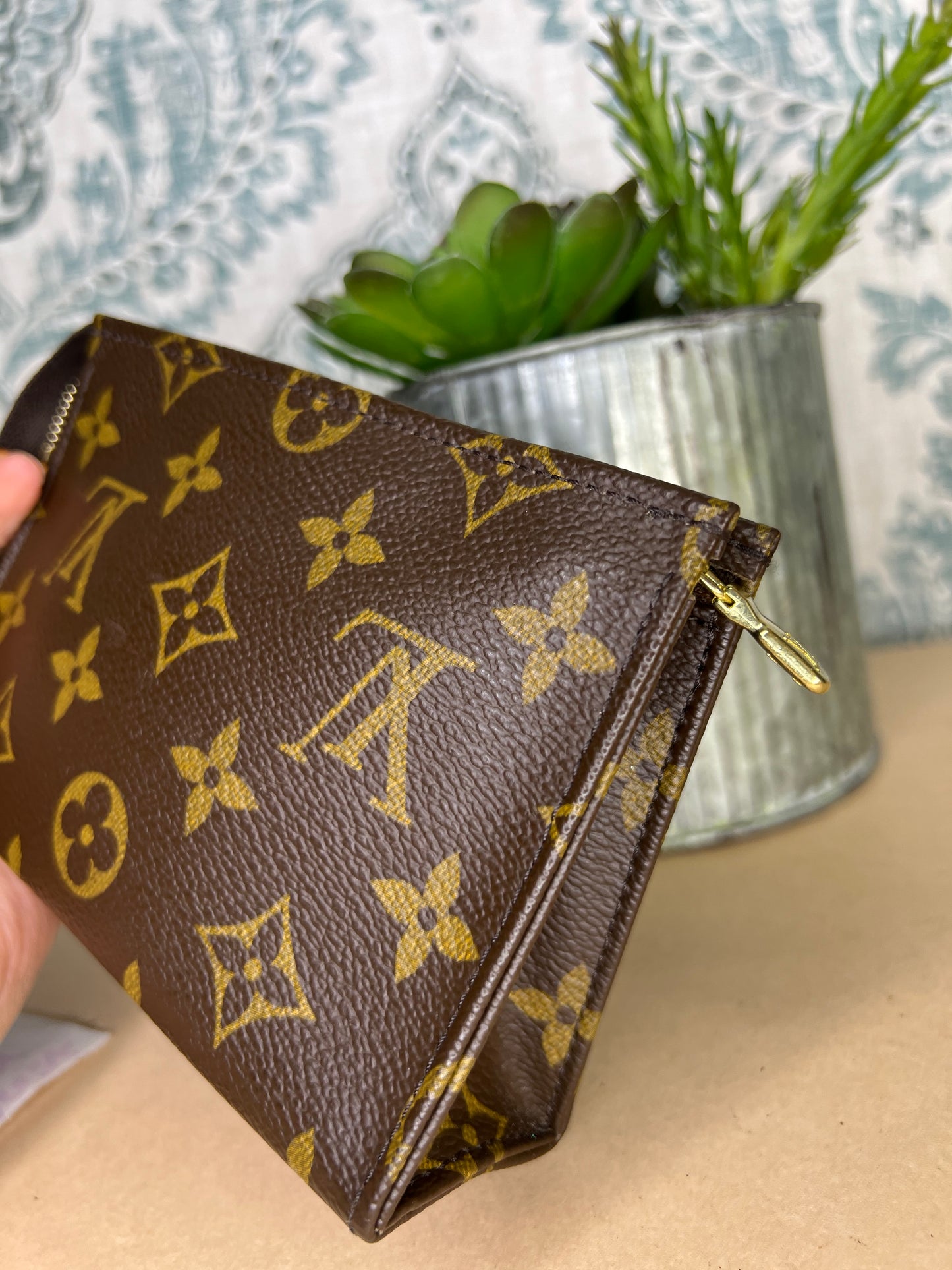 Louis Vuitton Toiletry 15