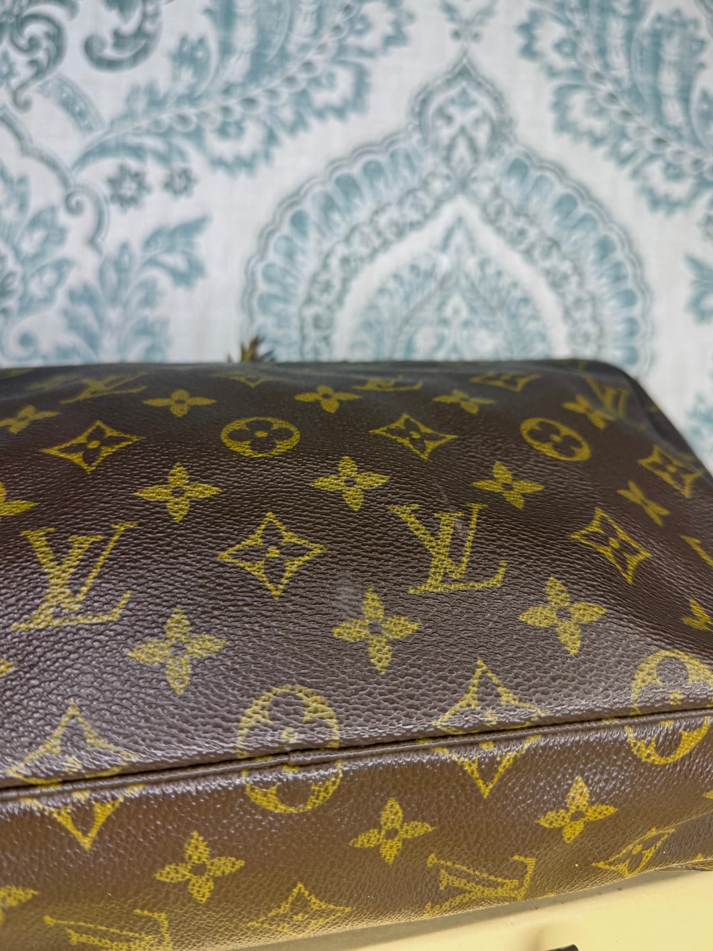 Louis Vuitton Trousse 28