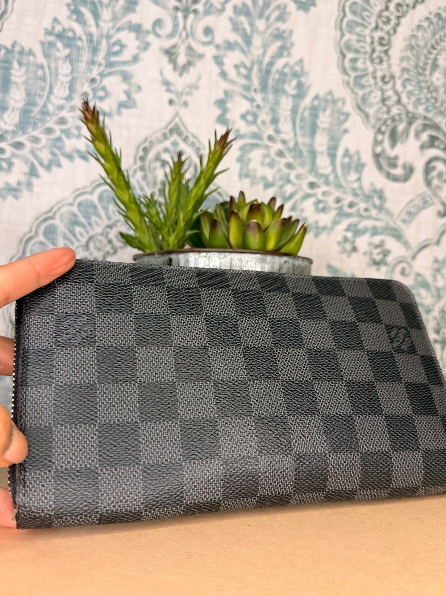 Louis Vuitton Damier Graphite Zippy Organizer