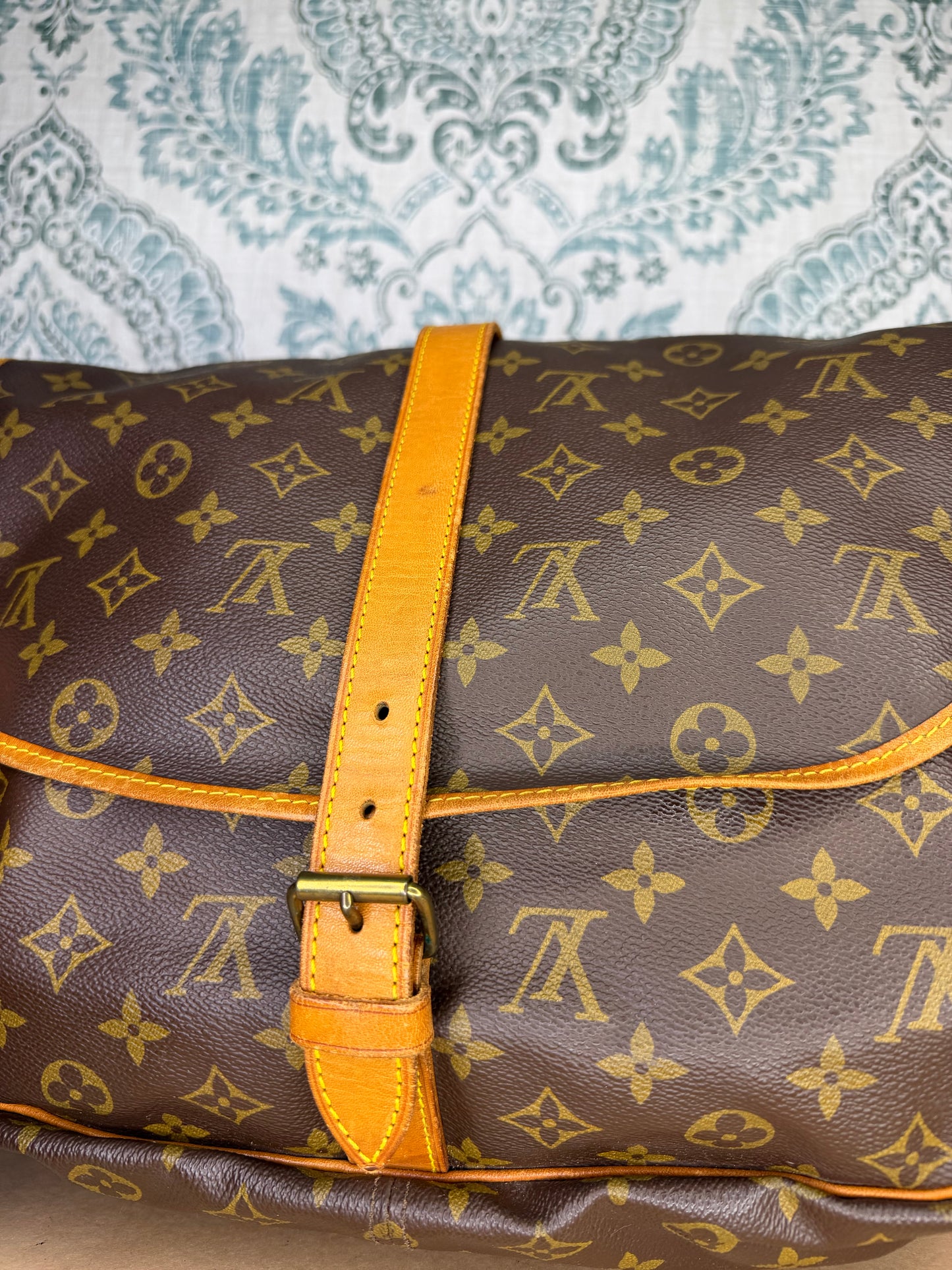 Louis Vuitton Saumur 35
