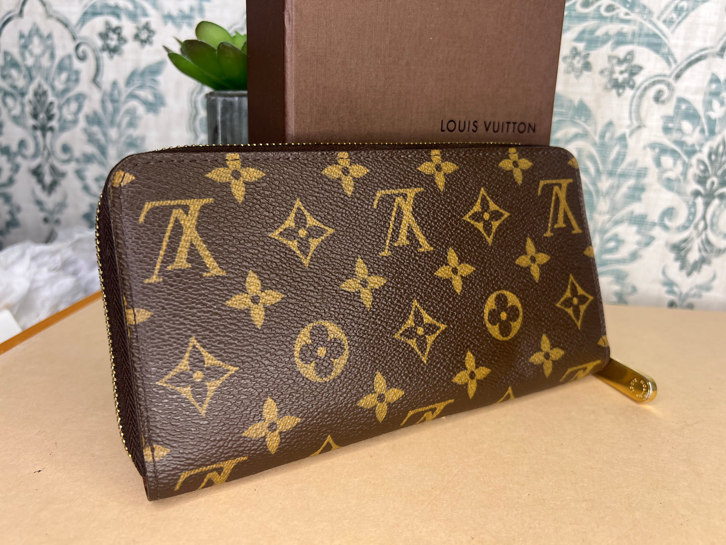 Louis Vuitton Monogram Zippy Wallet