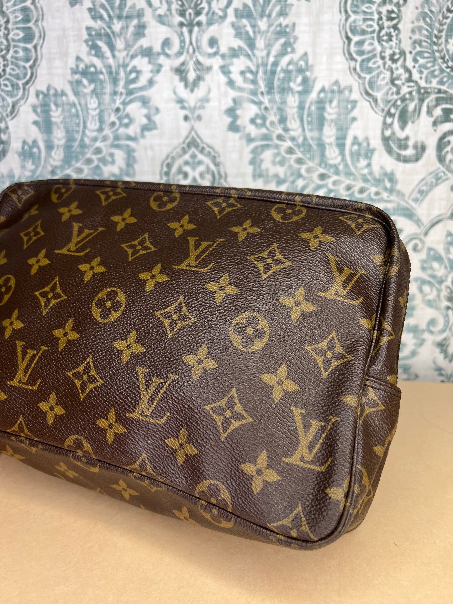 Louis Vuitton Trousse 28