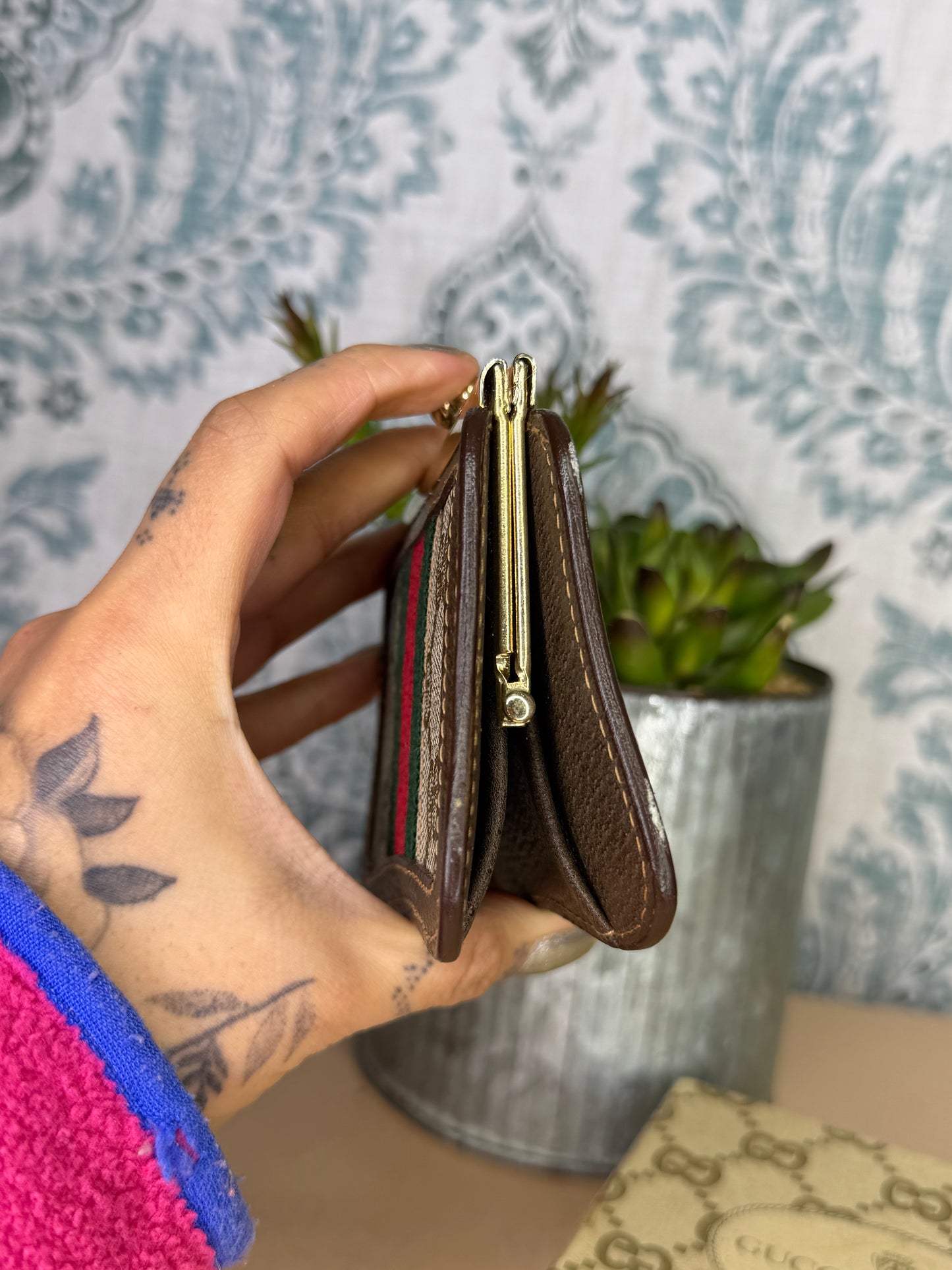 Gucci Vintage Sherry Line Kiss Lock Coin Purse