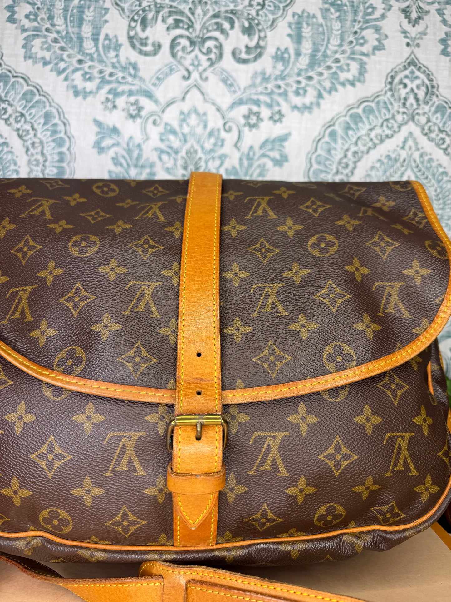 Louis Vuitton Saumur 35