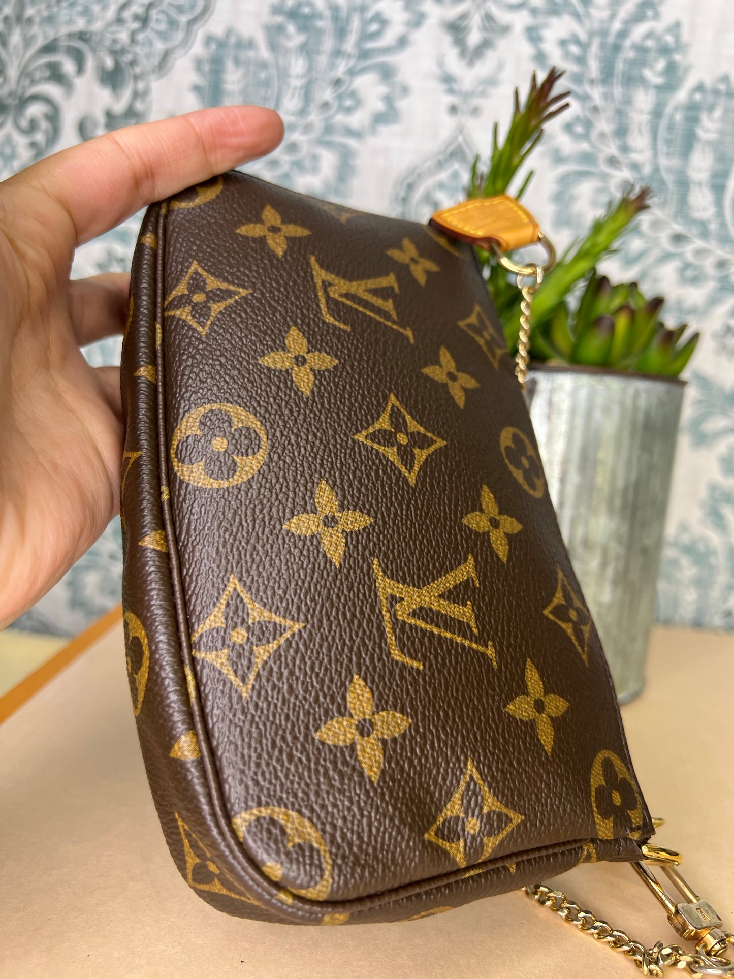 Louis Vuitton Monogram Bucket Pochette