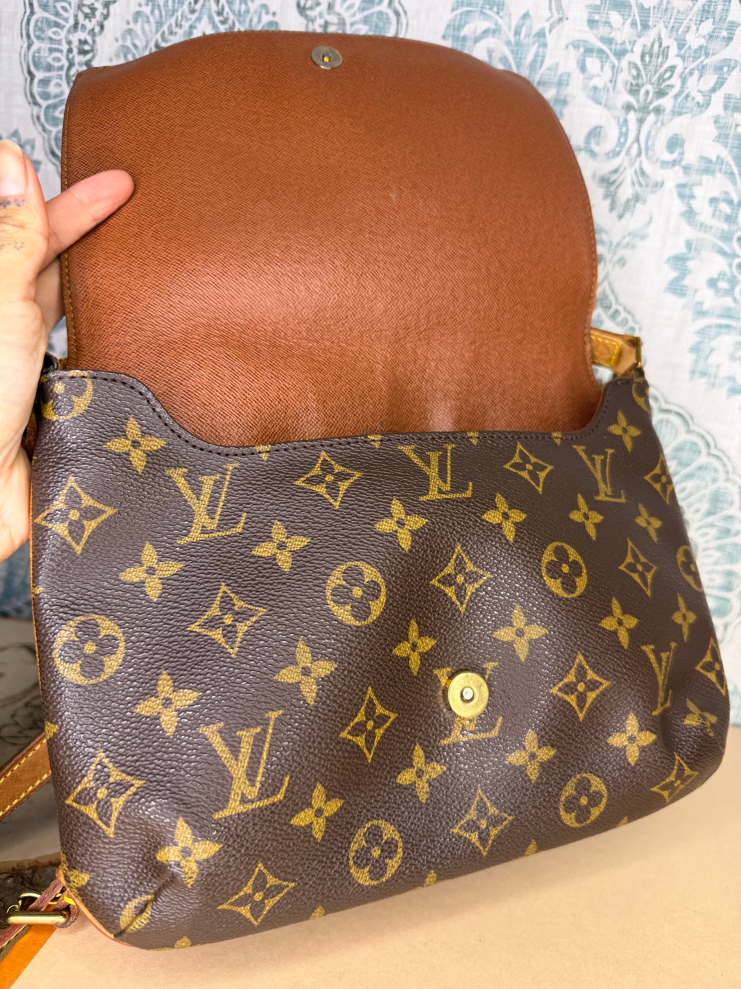 Louis Vuitton Musette Tango (short strap version)